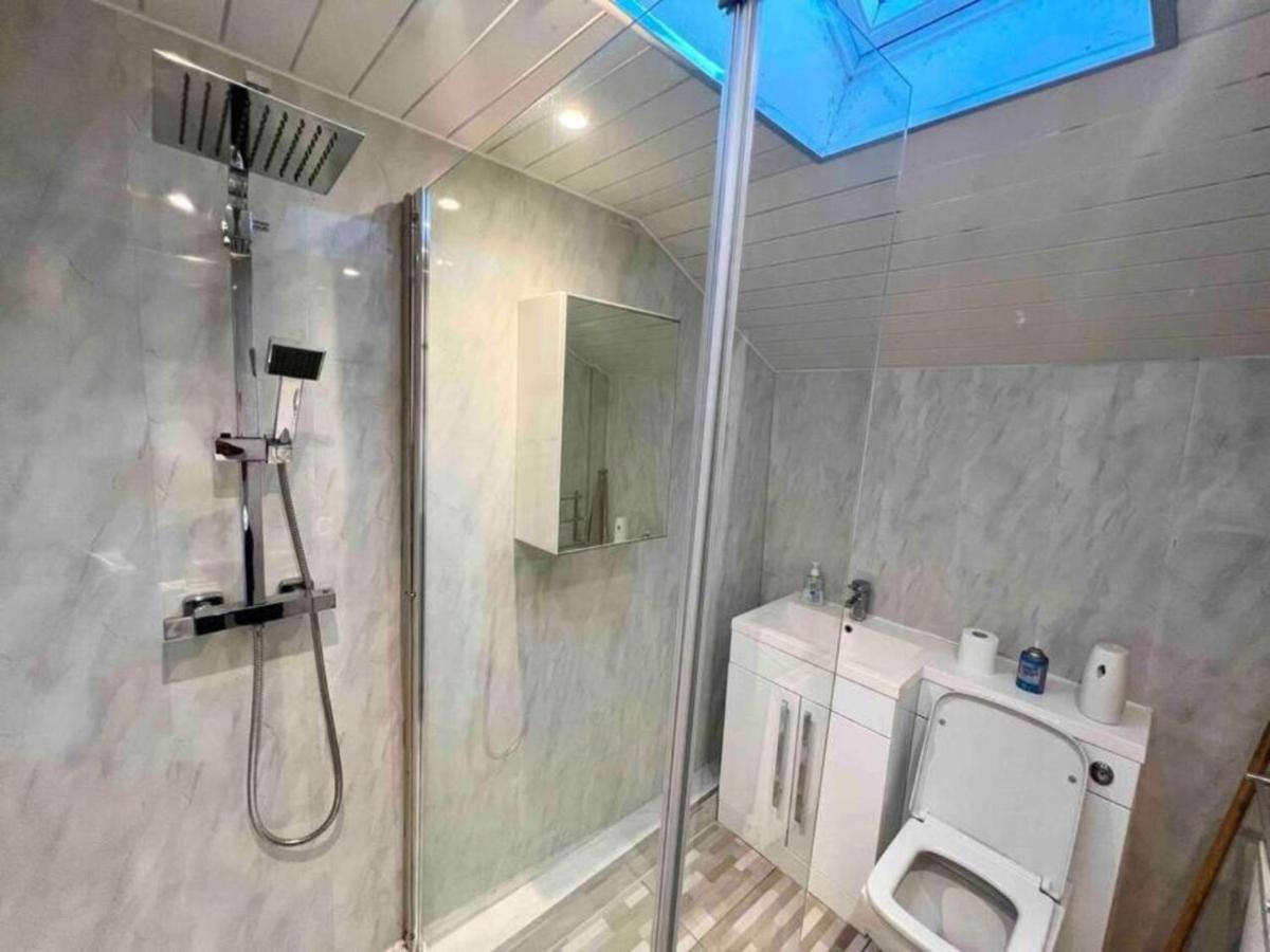 Spacious 3 Bedroom Home In Glasgow - Free Parking Exterior photo